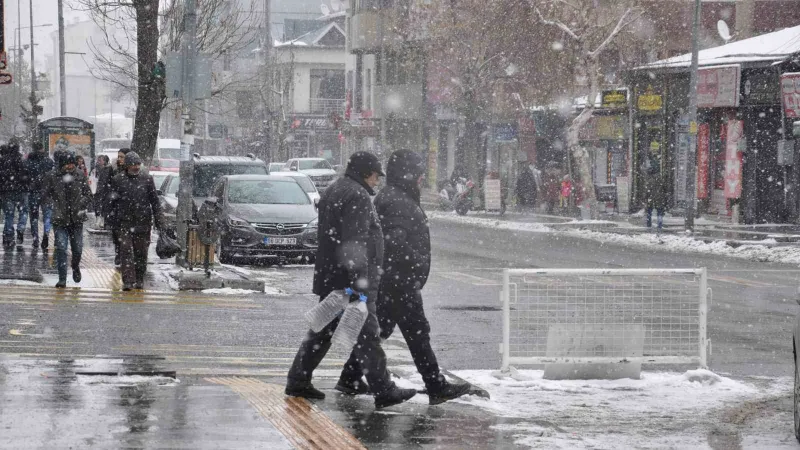 Kars’ta 49 köy yolu ulaşıma kapandı