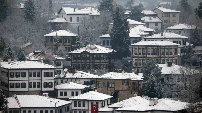 Safranbolu beyaz gelinliğini giydi