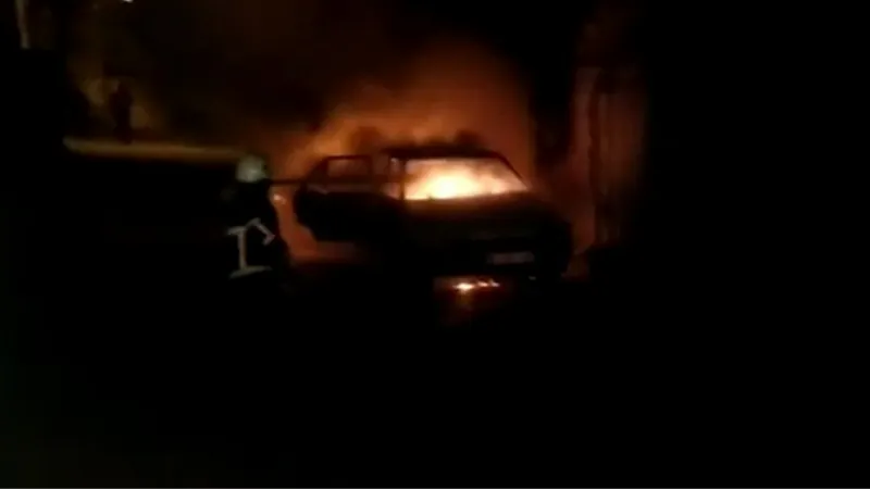 Şanlıurfa’da otomobil alev alev yandı