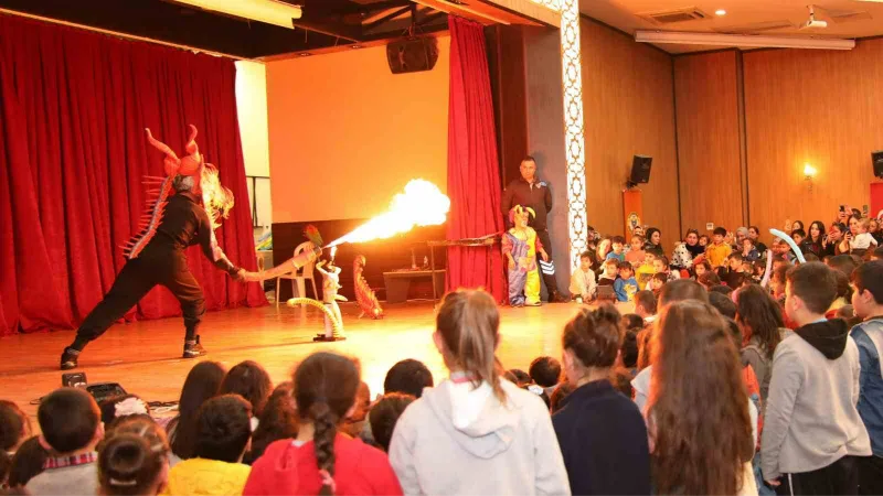 Yüreğir Belediyesi Çocuk Şenliği yoğun ilgi gördü