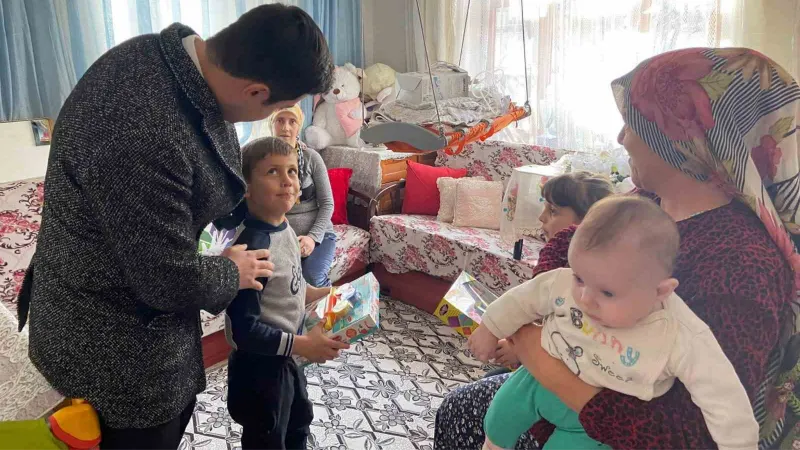 Kaymakam Çelik’ten yeni doğan bebeklerin ailelerine ziyaret