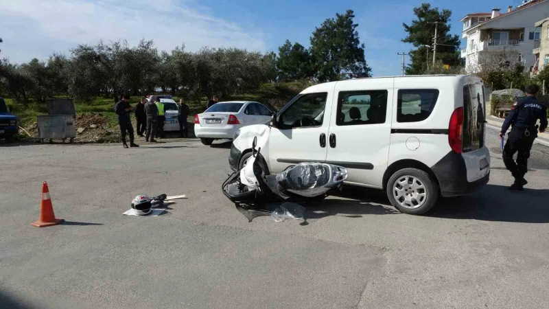 Manavgat’ta hafif ticari araç ile motosiklet çarpıştı: 1 yaralı