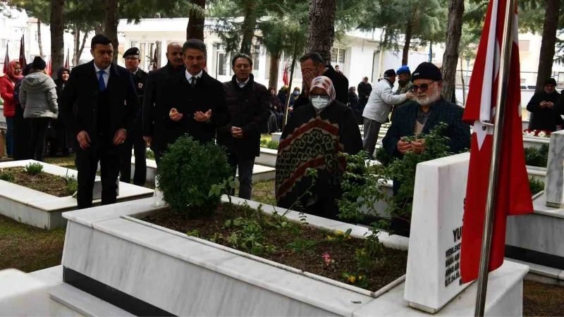 Ispartalı şehitler kabirleri başında anıldı