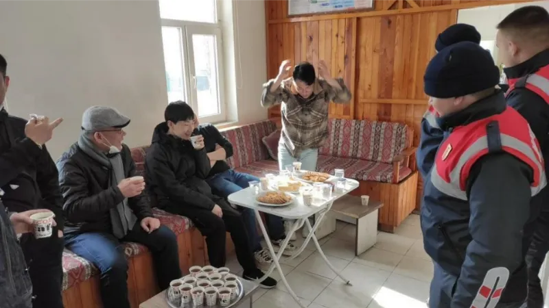 Bolu’da karda mahsur kalan 23 Güney Koreli turist kurtarıldı