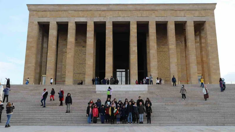 Başkan Gültak, Bilsem öğrencilerine Ankara gezisi hediye etti