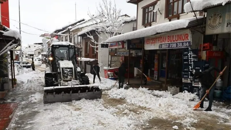 Pütürge’de 7/24 kar nöbeti