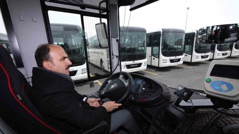 Konya Büyükşehir otobüs filosu 20 yeni otobüsle daha güçlendi