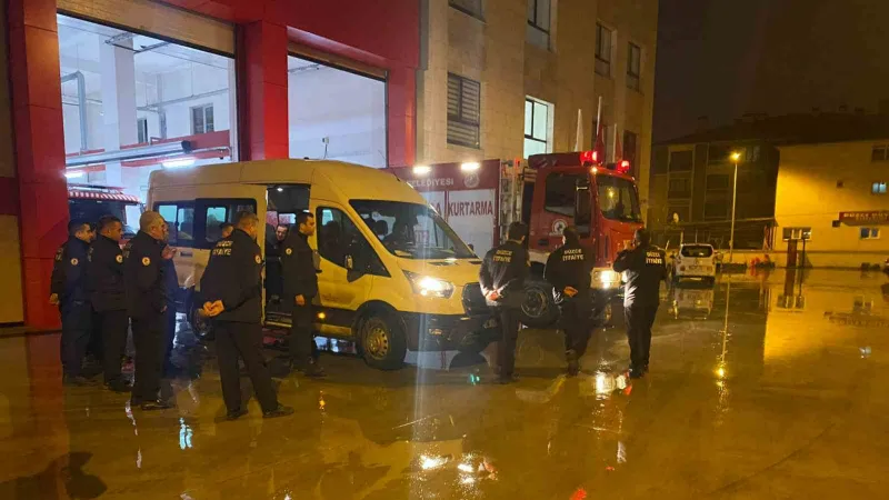 23 Kasım’da depremi yaşamış Düzce’den ekipler yola çıktı