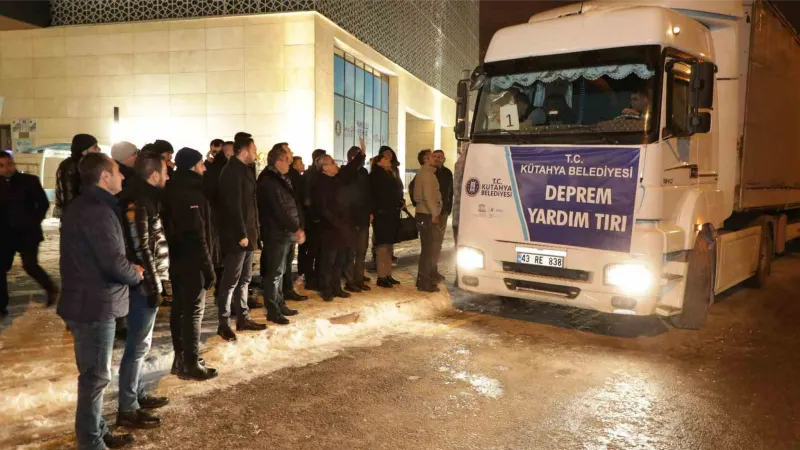 Kütahya Belediyesi tarafından toplanan yardım malzemeleri yola çıktı