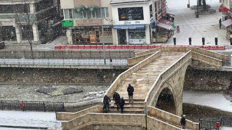 Kastamonu’da kar yağışı etkili oluyor