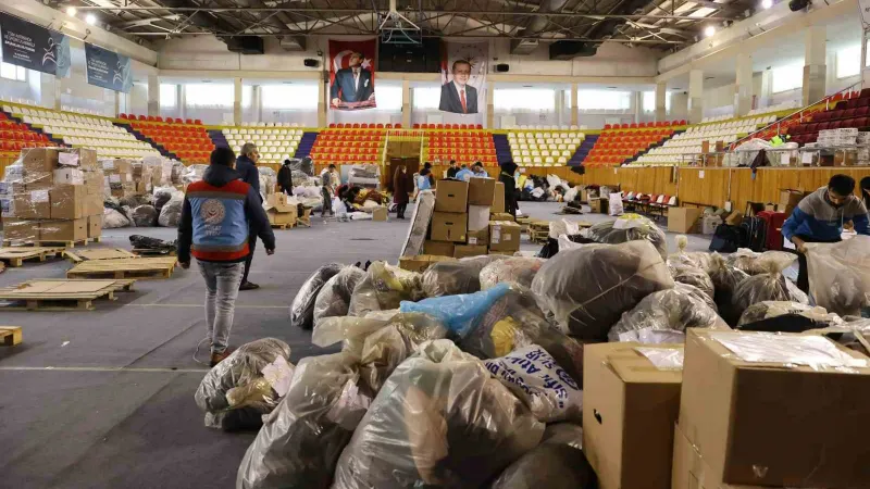 Deprem bölgelerine su ve gıda yardımı çağrısı