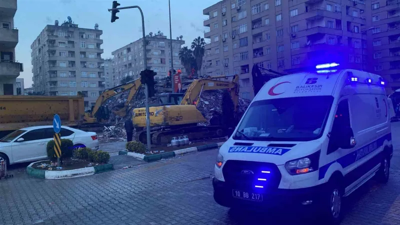 Balıkesir’den deprem bölgesine gönül köprüsü