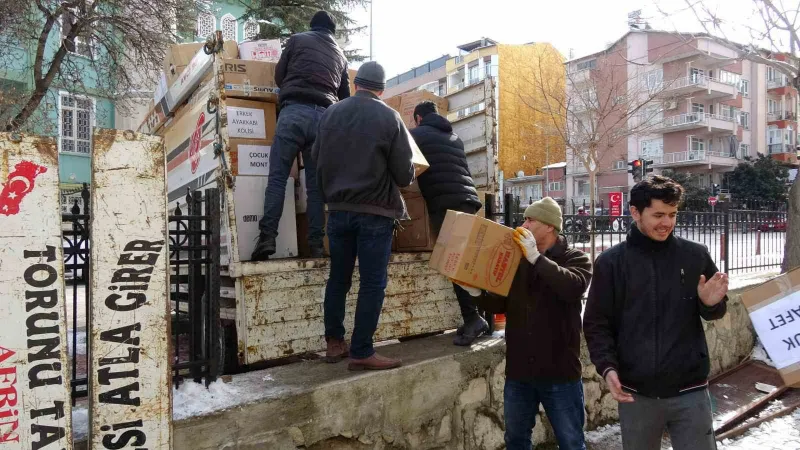 Burdurlular depremzedeler için seferber oldu