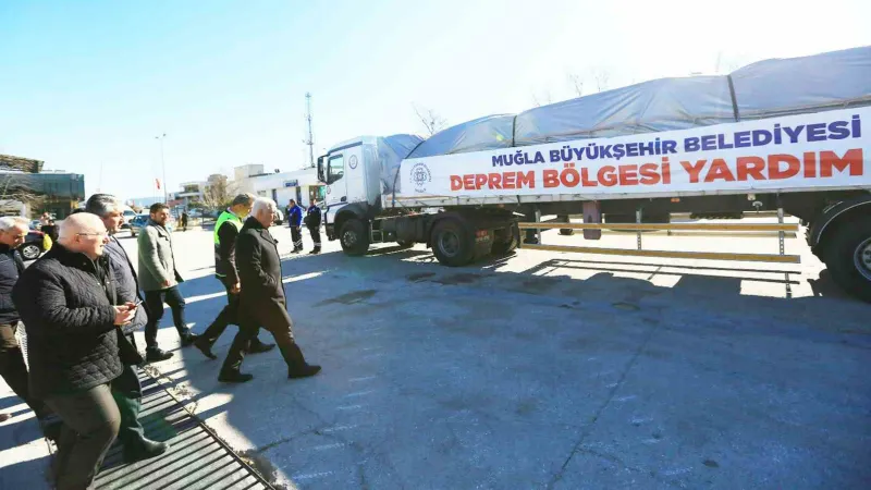 Büyükşehir Belediyesinin yardım tırları yola çıktı