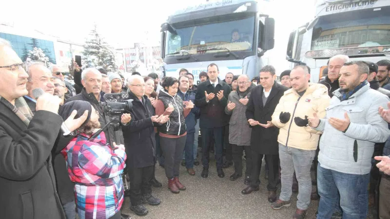 Beyşehir’den Hatay’a 6 tır dolusu yardım malzemesi ve 2 otobüs gönüllü dualarla yola çıktı