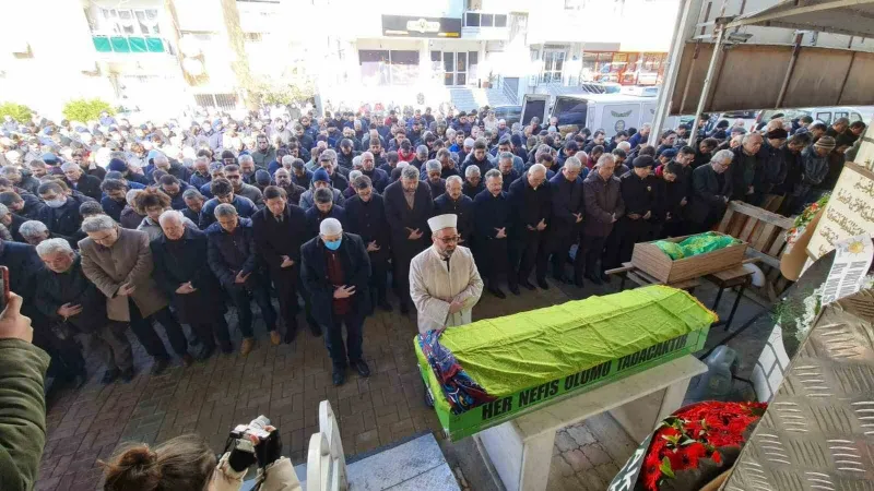 Doktor anne ve evladı son yolculuğuna uğurlandı