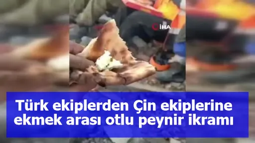 Türk ekiplerden Çin ekiplerine ekmek arası otlu peynir ikramı