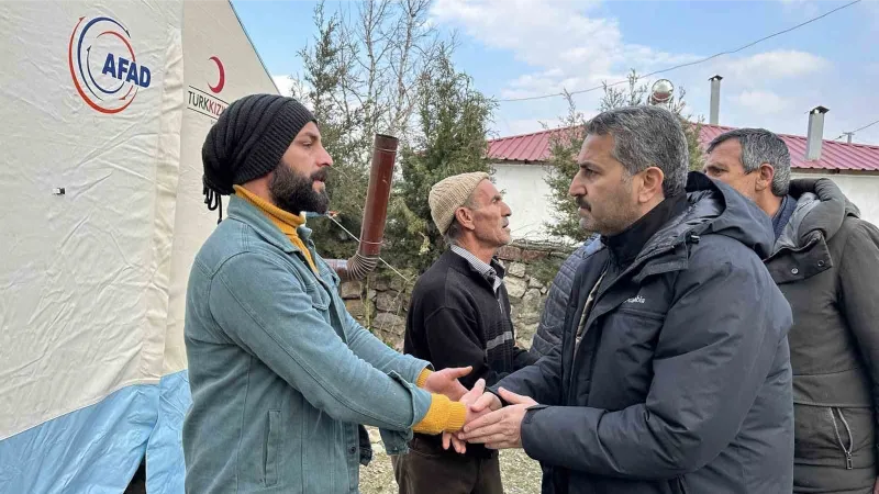 Başkan Eroğlu, depremzede köylülerle bir araya geldi