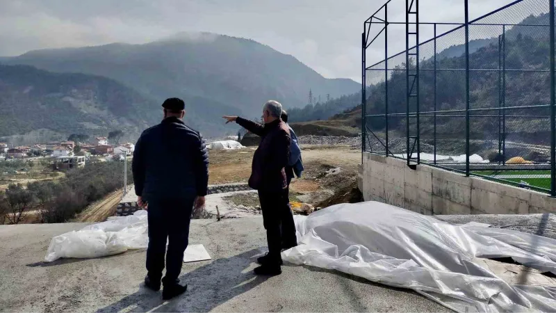 Başkan Yaman, halı saha tesisinde ve mesire alanında inleceme yaptı