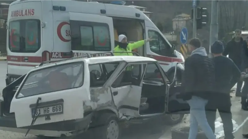Trabzon’da trafik kazası: 1 ölü, 2 yaralı