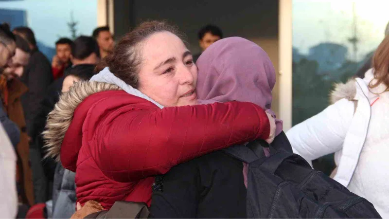 Sivas’tan 101 sağlık personeli Maraş’a uğurlandı