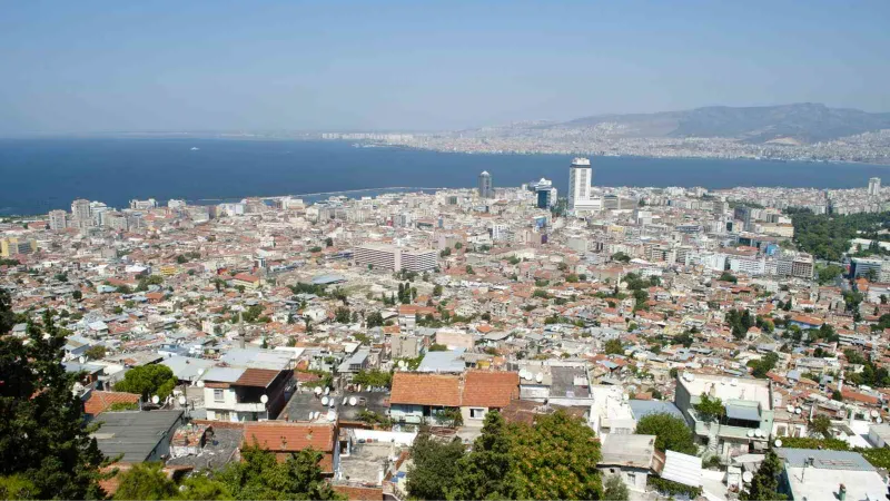 İzmir’in ‘Deprem Master Planı’ yenilenmeli çağrısı