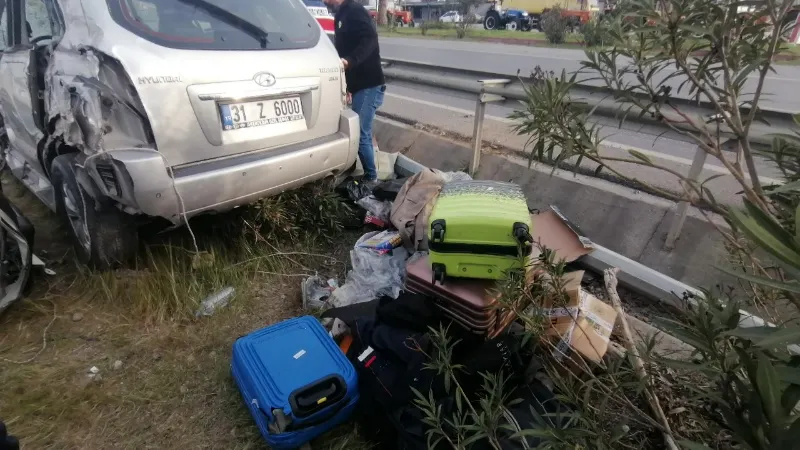 Antalya’ya gelen depremzede çift, geçirdikleri kazada yaralandı