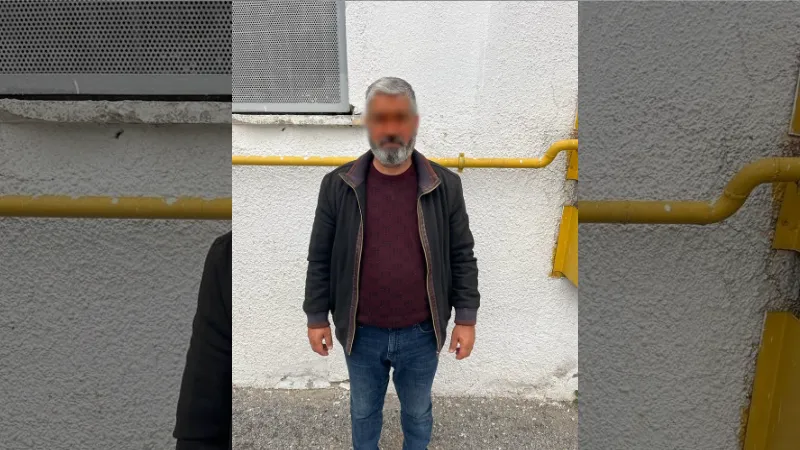 Kendisini polis ve savcı olarak tanıtan dolandırıcı polisten kaçamadı