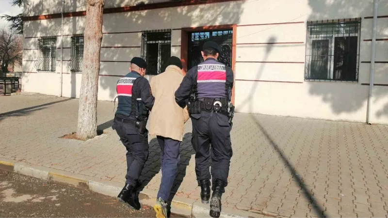 Jandarma ekiplerince yakalanan firari şahıs tutuklandı