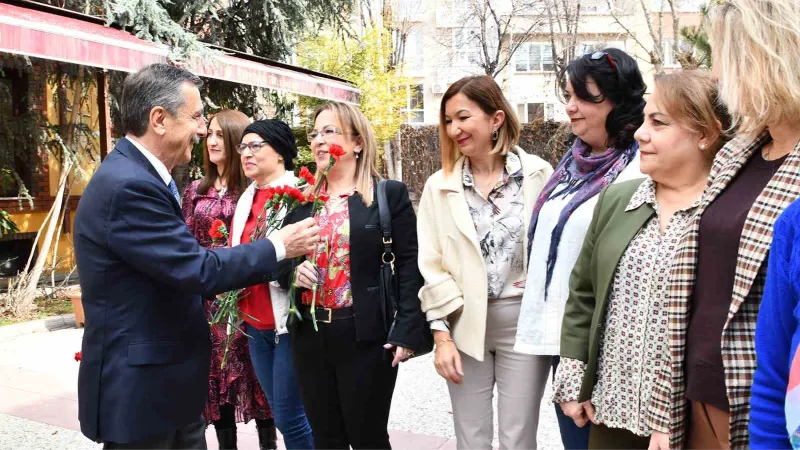 Başkan Ataç kadın meclis üyeleri ve muhtarlarla bir araya geldi