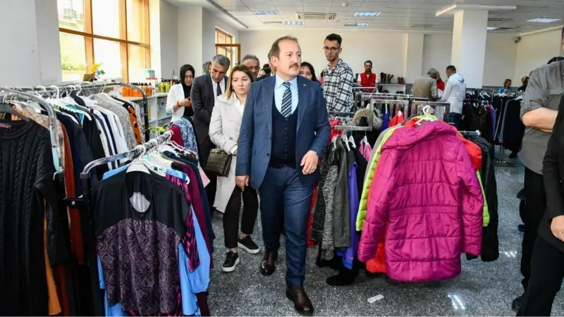 Vali Pehlivan: "Sosyal market ile toplam 2 milyon 443 bin TL yardım yapıldı"