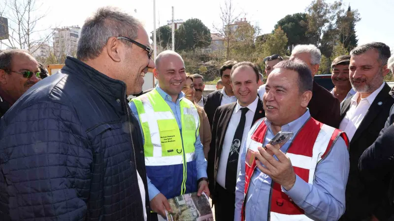 Başkan Muhittin Böcek Serik’te çalışmaları yerinde inceleyip bilgi aldı