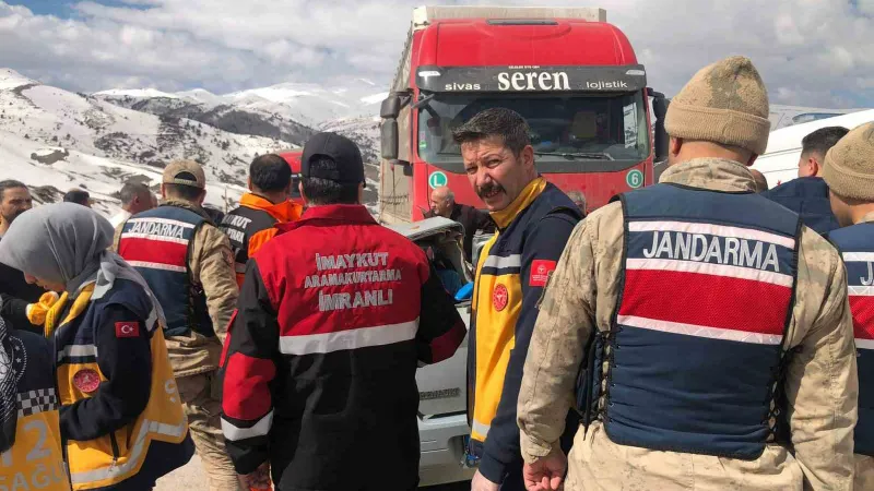 Depremzede aile kaza geçirdi; 1 ölü 5 yaralı