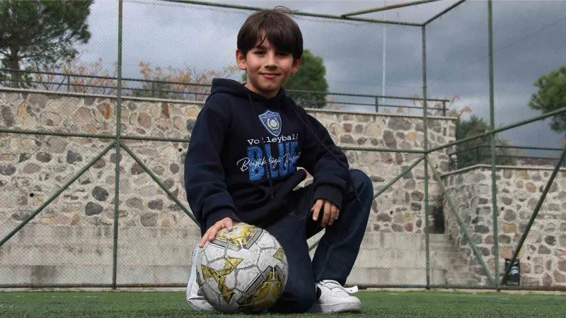 Depremzede minik futbolcu tekrar Altınordu’da oynamak istiyor