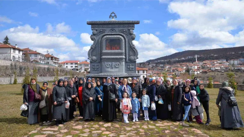 Başkan Oğuz kültür turu düzenledi