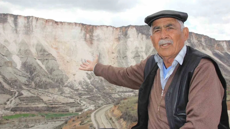 Deprem doğal mağaraların olduğu dağda kopmalara neden oldu