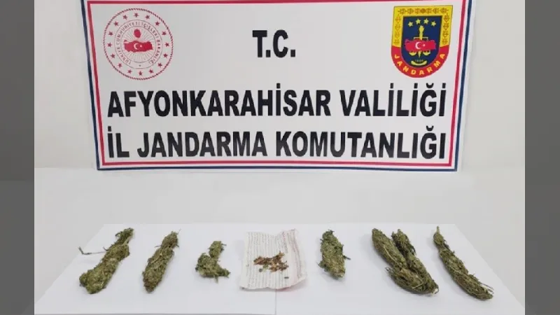 Durdurulan araçta 100 gram esrar ele geçirildi