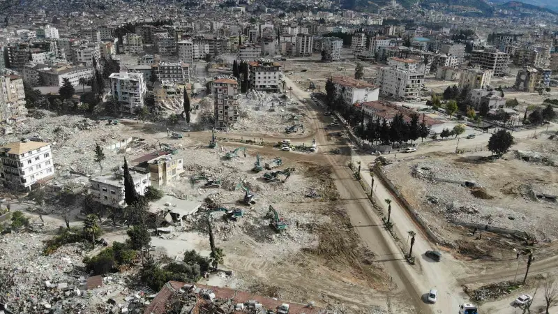 Hatay’daki enkaz kaldırma çalışmaları havadan görüntülendi