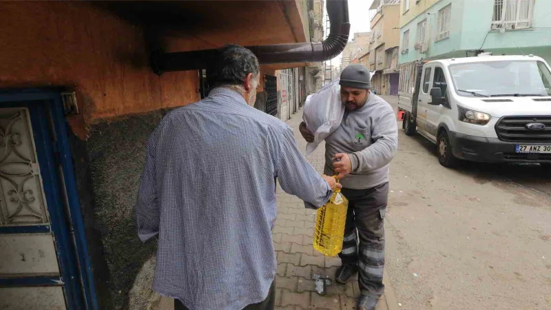 Şehitkamil’de binlerce aileye gıda yardımı