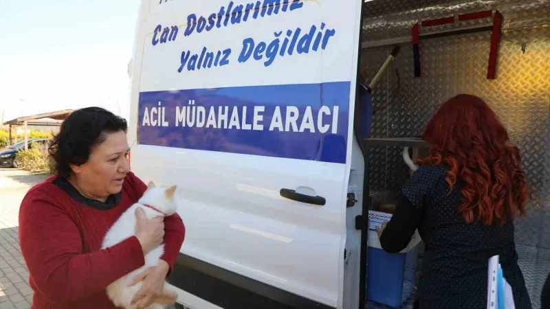 Büyükşehir Acil Müdahale Aracı ile depremzede candostların yanında