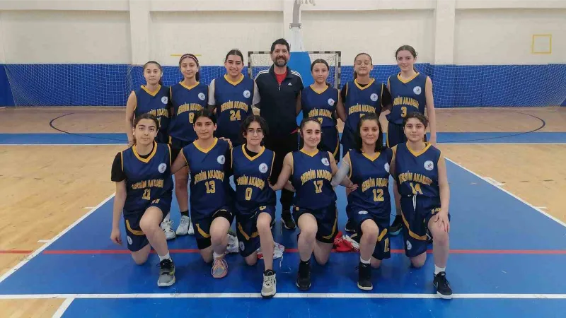 Tunceli basketbol kız takımı Türkiye yarı finallerinde