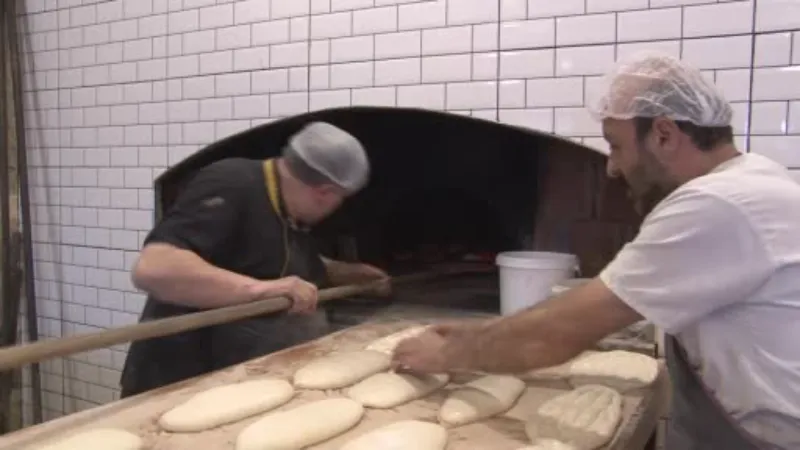 Ramazan pidesi tezgahlardaki yerini aldı