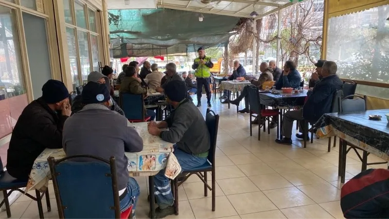 Aydın’da jandarma ekipleri okullarda trafik kuralları ve servis eğitimlerini sürdürüyor