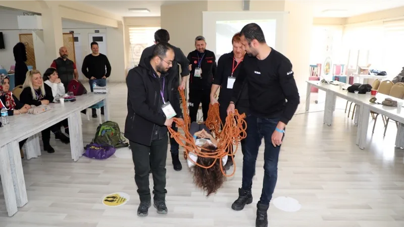 Kastamonu Üniversitesi’nde ’doğada ve afette hayatta kalma’ eğitimi