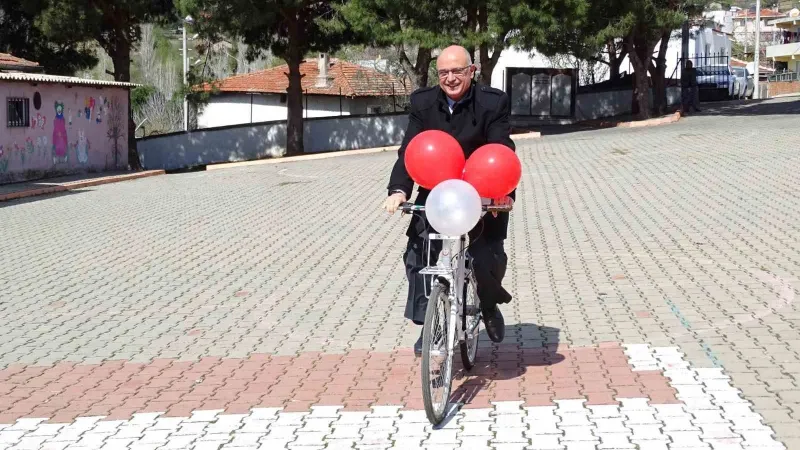 "Kütüphanesiz Okul Kalmayacak" projesi ile bisiklet sahibi oldular