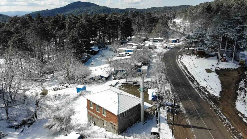 Kazdağları’nda sürpriz kar yağışı