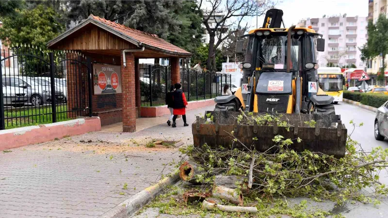 Mersin Büyükşehir Belediyesi ’fırtına’ uyarısına karşı teyakkuzda