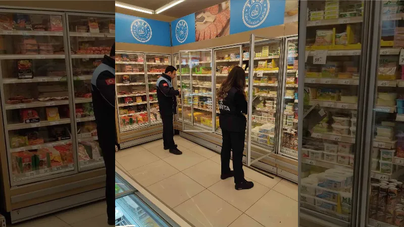 Gebze’de zabıtalar marketleri denetliyor