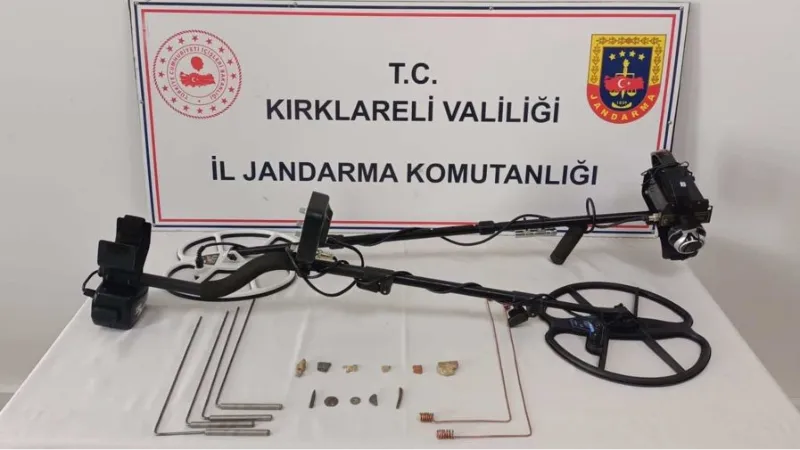 Kırklareli’de kaçak kazı operasyonu: Roma Dönemi’ne ait gümüş ve bronz sikke ele geçirildi