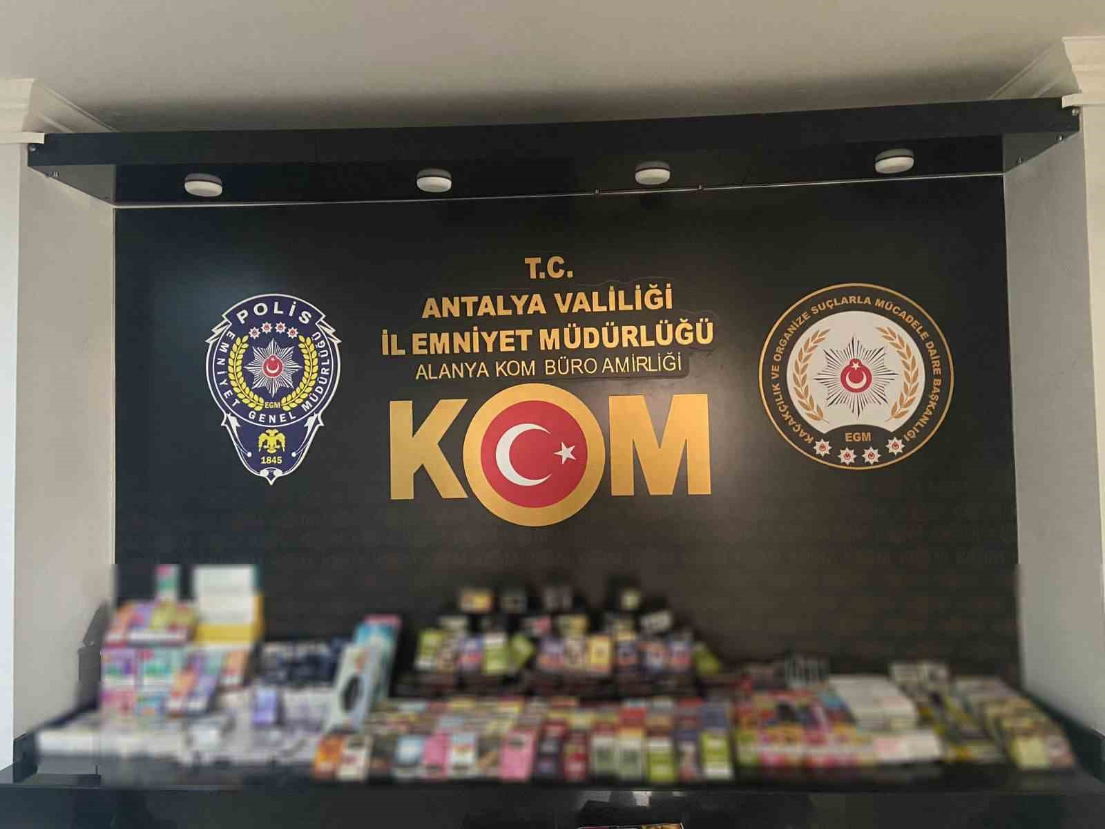 Alanya’da kaçakçılık operasyonlarında 8 gözaltı